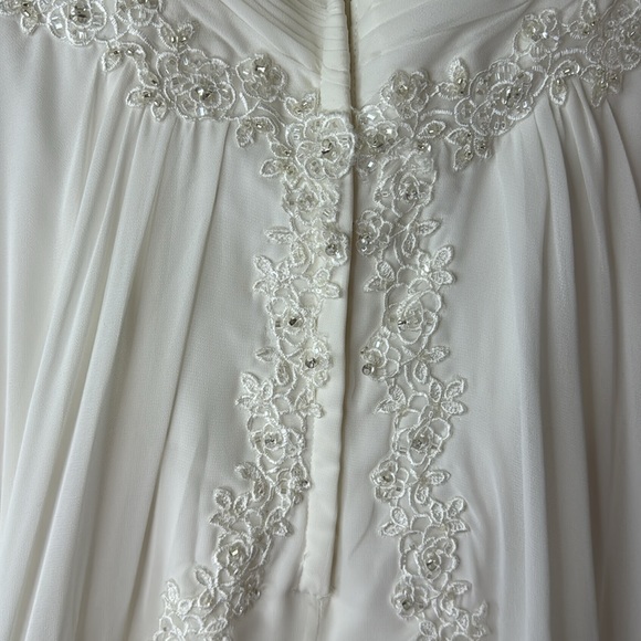 David’s Bridal Collection Chiffon A-Line Wedding Dress with Beads Style 9V9743 - Picture 9 of 11